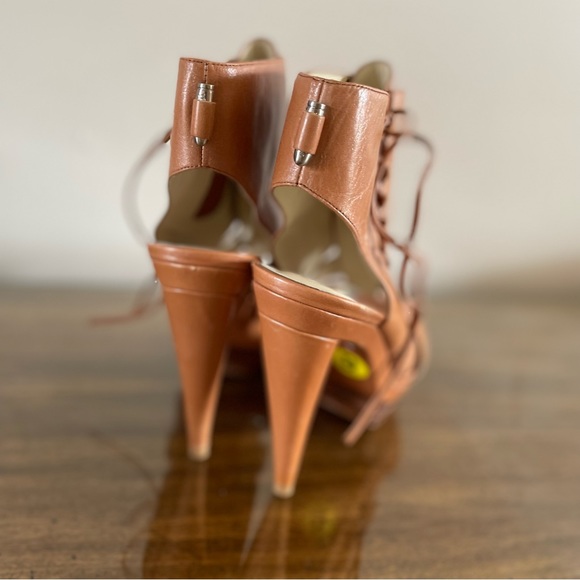 Velvet Angels Brown Leather Heels - Sz 39 or 9 - Picture 4 of 16